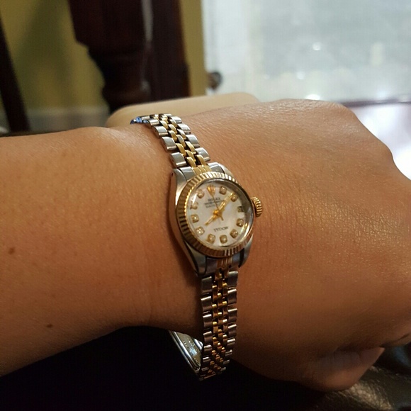 100% Auth. ladies Rolex - Picture 5 of 7